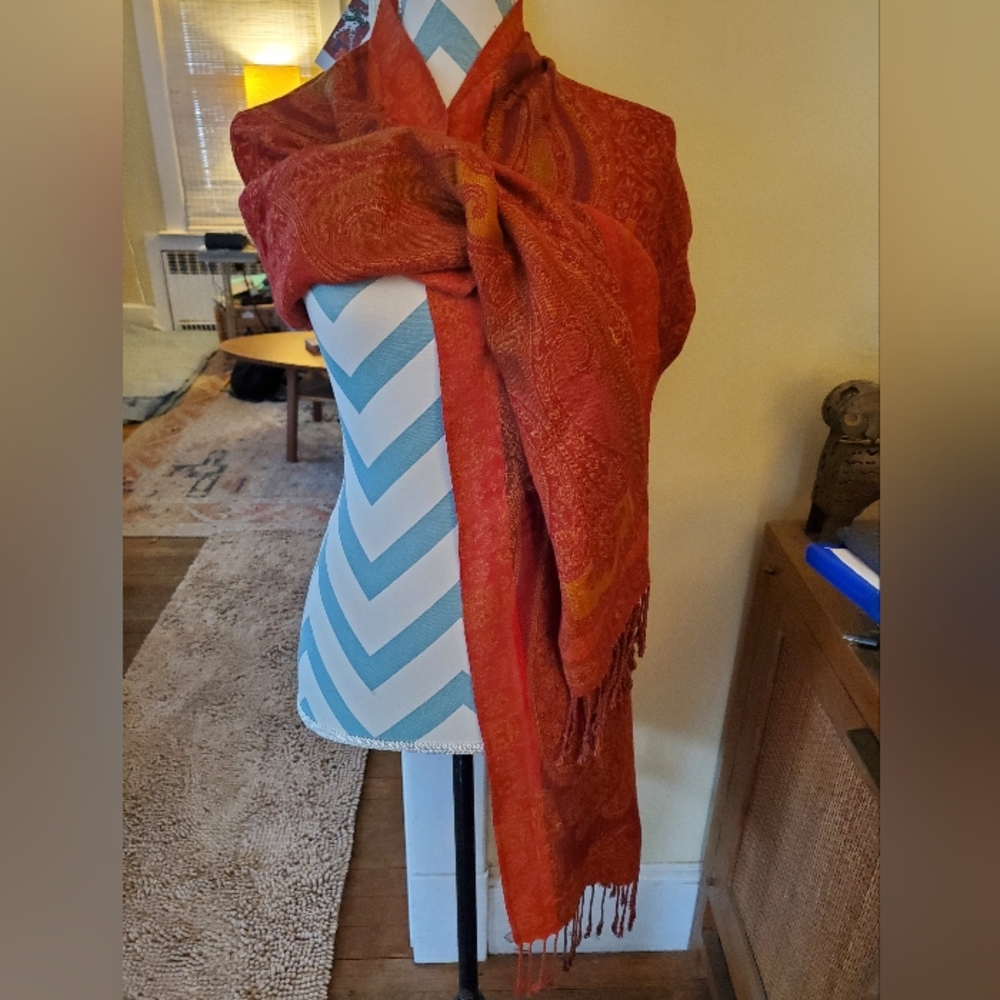 Elegant Red/gold Paisley Pashmina Scarf